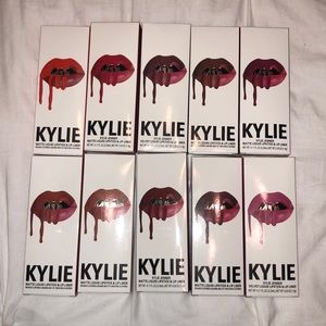 10 Kylie Jenner lip kits
